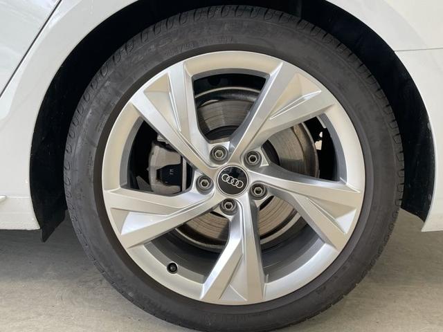 輸入車正規ディーラー店であるのはもちろんのこと、保険代理店でもあります。セールススタッフは全員、保険の有資格者ですので保険のご相談もお任せ下さい！