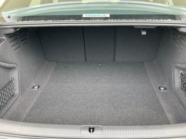 高度な訓練・教育を受けたＡｕｄｉ専任のメカニックが、ロードテストを含む１００項目にもおよぶ精密な点検を実施いたします。全てをクリアしたＡｕｄｉだけが、あなたのお手元に届けられます。