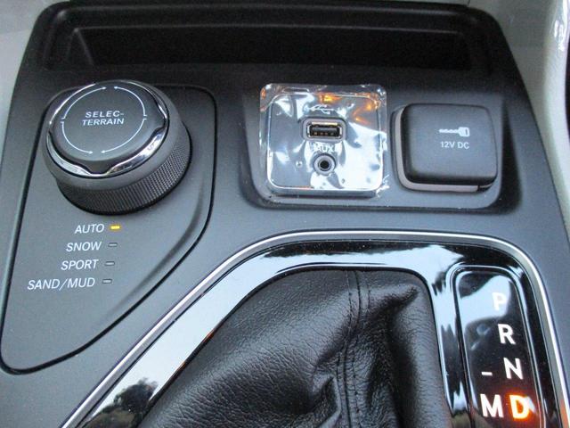 リミテッド 弊社デモカー AppleCarPlay 白革(13枚目)