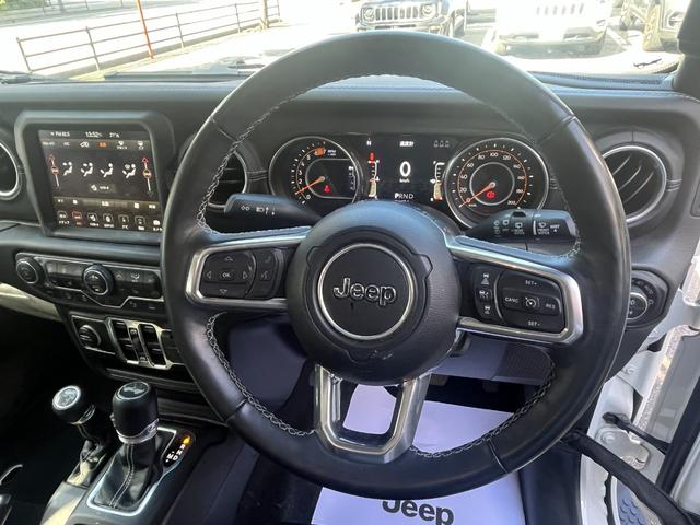 ジープ・ラングラーアンリミテッド サハラ ワンオーナー/バックカメラ/サイドカメラ/フロントカメラ/LEDヘッドライト/フルセグ(10枚目)