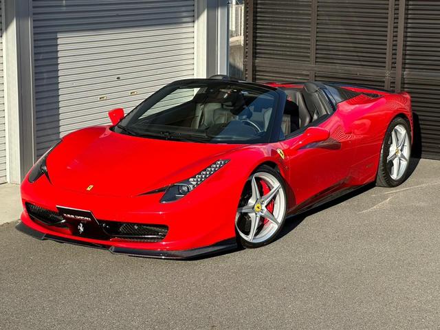 ４５８スパイダー ベースグレード　Ｆ１　ＤＣＴ　カーボンファイバーレーシングＰＫＧ　スーパーレーシングシート　リヤパーキングカメラ２０インチカラードスポーツホイール　ＩＩＤスペーサー（11枚目）