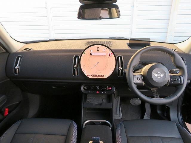 MINI カントリーマンD クラシック・トリム Mパッケージ ベスキン&クロスコンビシート ステアリングヒーター ヘッドアップディスプレイ ハーマンカードンサウンドシステム アクティブクルコン レーンチェンジ&ディパーチャーウォーニング 禁煙車(7枚目)