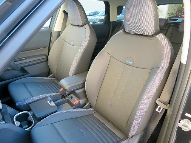 MINI カントリーマンD クラシック・トリム Mパッケージ ベスキン&クロスコンビシート ステアリングヒーター ヘッドアップディスプレイ ハーマンカードンサウンドシステム アクティブクルコン レーンチェンジ&ディパーチャーウォーニング 禁煙車(32枚目)