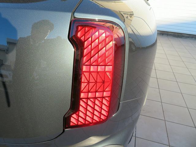 MINI カントリーマンD クラシック・トリム Mパッケージ ベスキン&クロスコンビシート ステアリングヒーター ヘッドアップディスプレイ ハーマンカードンサウンドシステム アクティブクルコン レーンチェンジ&ディパーチャーウォーニング 禁煙車(40枚目)