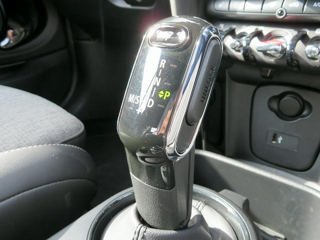 ＭＩＮＩ クーパーＳ　コンバーチブル　クラッシクトリム　電動パーキングブレーキ　ＬＥＤヘッドライト　純正１７アルミホイール　ＰＤＣ　コンゴートアクセス　シートヒーター　ディスプレイメーター　地デジ　バックカメラ　ＥＴＣ　ＡＣＣ　禁煙車（18枚目）