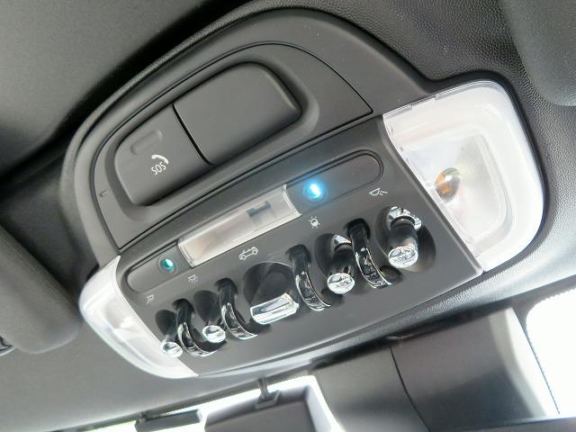ＭＩＮＩ クーパーＳ　コンバーチブル　クラッシクトリム　電動パーキングブレーキ　ＬＥＤヘッドライト　純正１７アルミホイール　ＰＤＣ　コンゴートアクセス　シートヒーター　ディスプレイメーター　地デジ　バックカメラ　ＥＴＣ　ＡＣＣ　禁煙車（22枚目）