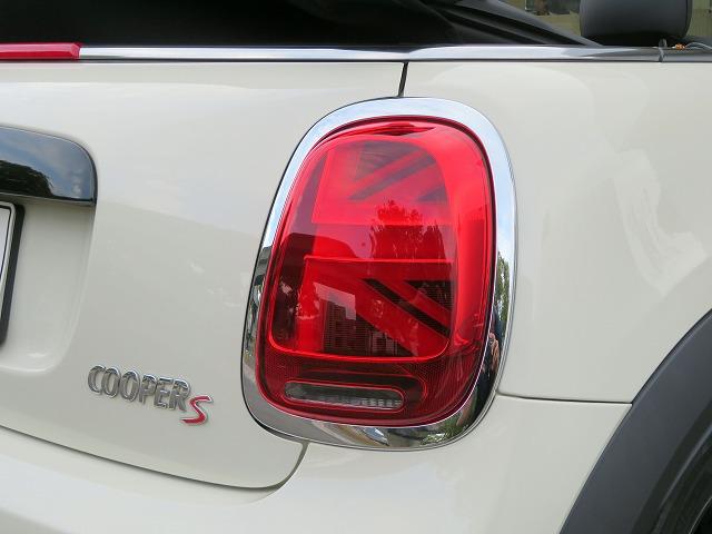 MINI クーパーS コンバーチブル クラシック・トリム LEDヘッドライト 純正17アルミ コナーセンサー コンフォートアクセス シートヒーター ディスプレイメーター 純正ナビ バックカメラ ETC アクティブクルコン レーンディパーチャーウォーニング(33枚目)