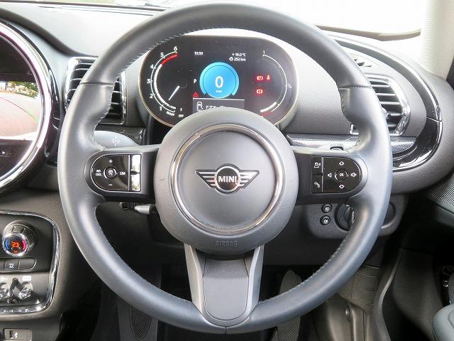 MINI クーパーSD クラブマン クラシック・トリム LEDヘッドライト 純正18アルミホイール コーナーセンサー コンフォートアクセス ディスプレイメーター 純正ナビ フルセグTV Bカメラ ETC アクティブクルーズコントロール アイドリングストップ(8枚目)