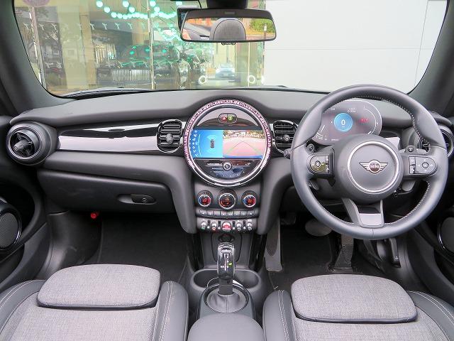 MINI クーパーS コンバーチブル クラシック・トリム LEDヘッドライト 純正18アルミホイール コーナーセンサー コンフォートアクセス シートヒーター ディスプレイメーター 純正ナビ バックカメラ アクティブクルコン レーンディパーチャーウォーニング(7枚目)