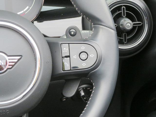 MINI クーパーS コンバーチブル クラシック・トリム LEDヘッドライト 純正18アルミホイール コーナーセンサー コンフォートアクセス シートヒーター ディスプレイメーター 純正ナビ バックカメラ アクティブクルコン レーンディパーチャーウォーニング(14枚目)