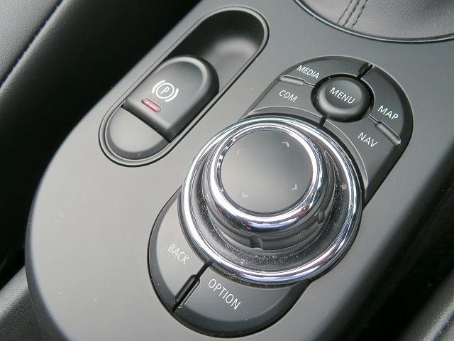 MINI クーパーS コンバーチブル クラシック・トリム LEDヘッドライト 純正18アルミホイール コーナーセンサー コンフォートアクセス シートヒーター ディスプレイメーター 純正ナビ バックカメラ アクティブクルコン レーンディパーチャーウォーニング(18枚目)