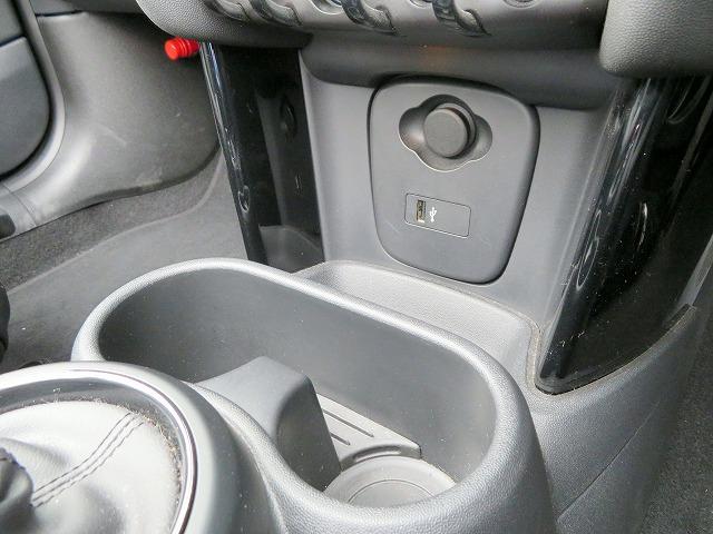 MINI クーパーS コンバーチブル クラシック・トリム LEDヘッドライト 純正18アルミホイール コーナーセンサー コンフォートアクセス シートヒーター ディスプレイメーター 純正ナビ バックカメラ アクティブクルコン レーンディパーチャーウォーニング(22枚目)