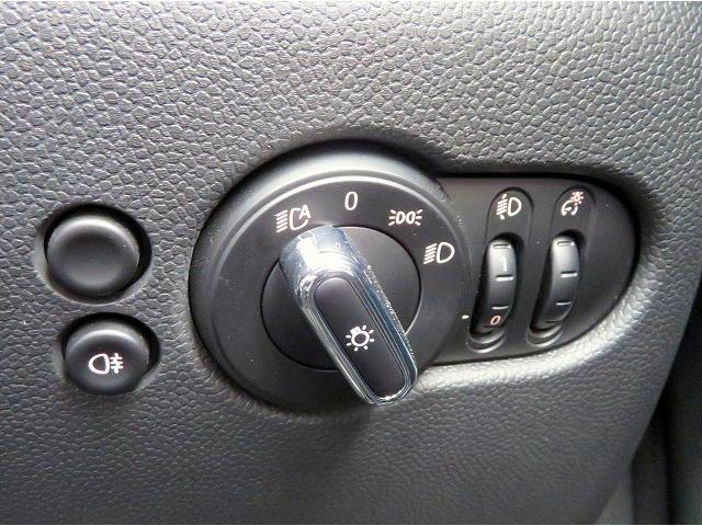 MINI クーパーS コンバーチブル クラシック・トリム LEDヘッドライト 純正18アルミホイール コーナーセンサー コンフォートアクセス シートヒーター ディスプレイメーター 純正ナビ バックカメラ アクティブクルコン レーンディパーチャーウォーニング(25枚目)