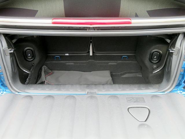 MINI クーパーS コンバーチブル クラシック・トリム LEDヘッドライト 純正18アルミホイール コーナーセンサー コンフォートアクセス シートヒーター ディスプレイメーター 純正ナビ バックカメラ アクティブクルコン レーンディパーチャーウォーニング(26枚目)