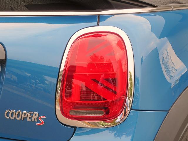 MINI クーパーS コンバーチブル クラシック・トリム LEDヘッドライト 純正18アルミホイール コーナーセンサー コンフォートアクセス シートヒーター ディスプレイメーター 純正ナビ バックカメラ アクティブクルコン レーンディパーチャーウォーニング(30枚目)