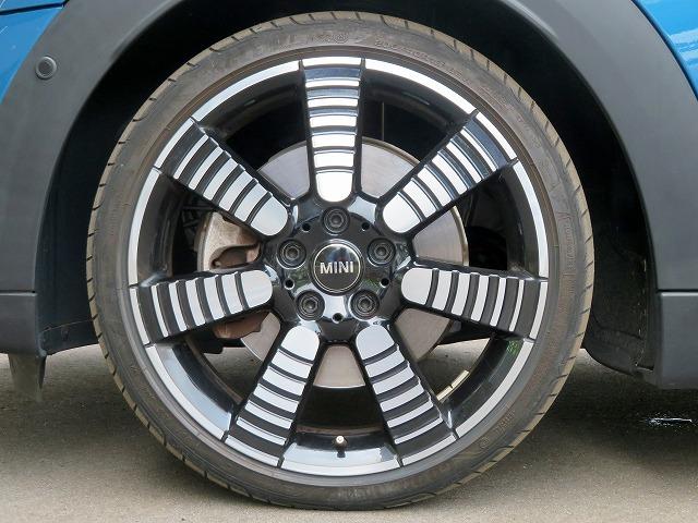 MINI クーパーS コンバーチブル クラシック・トリム LEDヘッドライト 純正18アルミホイール コーナーセンサー コンフォートアクセス シートヒーター ディスプレイメーター 純正ナビ バックカメラ アクティブクルコン レーンディパーチャーウォーニング(35枚目)