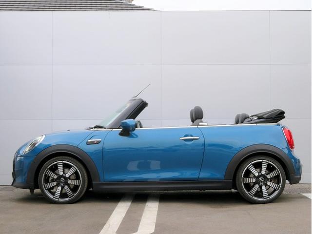 MINI クーパーS コンバーチブル クラシック・トリム LEDヘッドライト 純正18アルミホイール コーナーセンサー コンフォートアクセス シートヒーター ディスプレイメーター 純正ナビ バックカメラ アクティブクルコン レーンディパーチャーウォーニング(40枚目)