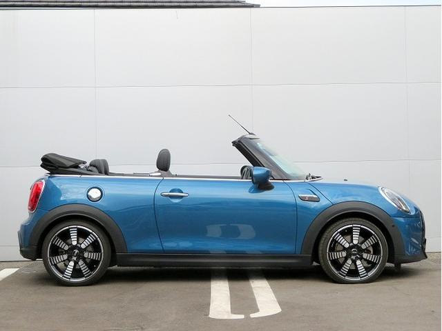 MINI クーパーS コンバーチブル クラシック・トリム LEDヘッドライト 純正18アルミホイール コーナーセンサー コンフォートアクセス シートヒーター ディスプレイメーター 純正ナビ バックカメラ アクティブクルコン レーンディパーチャーウォーニング(41枚目)