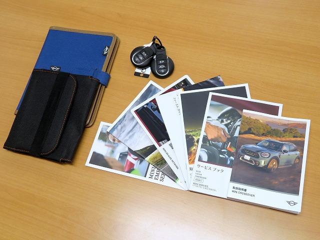 ＭＩＮＩ クーパーＤ　クロスオーバー・シャドー・エディション　ＬＥＤヘッドライト　純正１８アルミ　コーナーセンサー　オートトランク　コンフォートアクセス　レザレットシート　シートヒーター　ディスプレイメーター　アクティブクルコン　レーンディパーチャーウォーニング（6枚目）