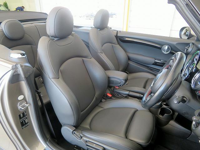 MINI クーパー コンバーチブル JCWステアリング ブラックレザーシート シートヒーター LEDヘッドライト 純正16アルミホイール コーナーセンサー コンフォートアクセス 純正ナビ バックカメラ ETC クルーズコントロール(9枚目)