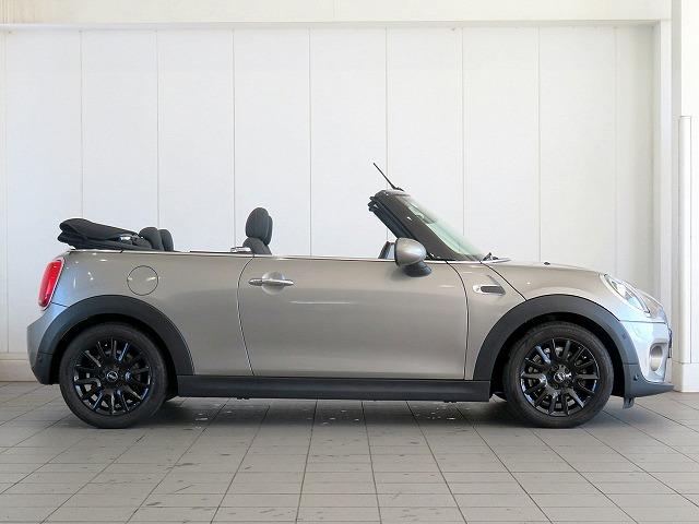 MINI クーパー コンバーチブル JCWステアリング ブラックレザーシート シートヒーター LEDヘッドライト 純正16アルミホイール コーナーセンサー コンフォートアクセス 純正ナビ バックカメラ ETC クルーズコントロール(44枚目)