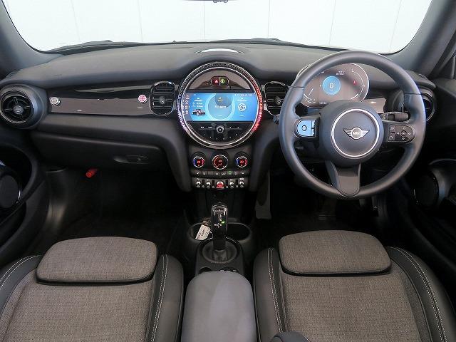 MINI クーパー コンバーチブル クラシック・トリム LEDヘッドライト 純正16アルミホイール コーナーセンサー コンフォートアクセス シートヒーター デジタルメーター バックカメラ ETC アクティブクルコン アップルカープレイ 電動パーキング(7枚目)