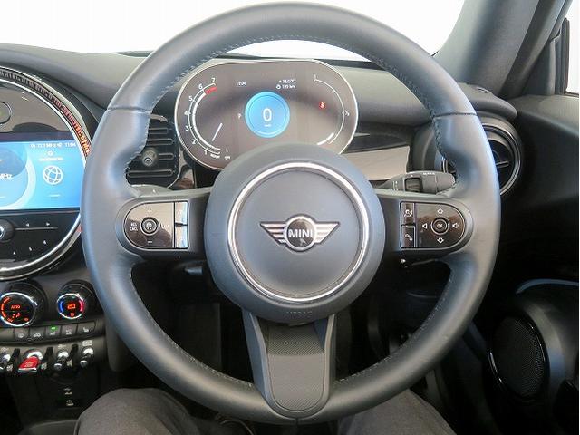 MINI クーパー コンバーチブル クラシック・トリム LEDヘッドライト 純正16アルミホイール コーナーセンサー コンフォートアクセス シートヒーター デジタルメーター バックカメラ ETC アクティブクルコン アップルカープレイ 電動パーキング(8枚目)