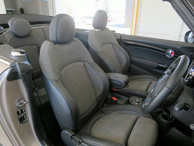 MINI クーパー コンバーチブル クラシック・トリム LEDヘッドライト 純正16アルミホイール コーナーセンサー コンフォートアクセス シートヒーター デジタルメーター バックカメラ ETC アクティブクルコン アップルカープレイ 電動パーキング(9枚目)