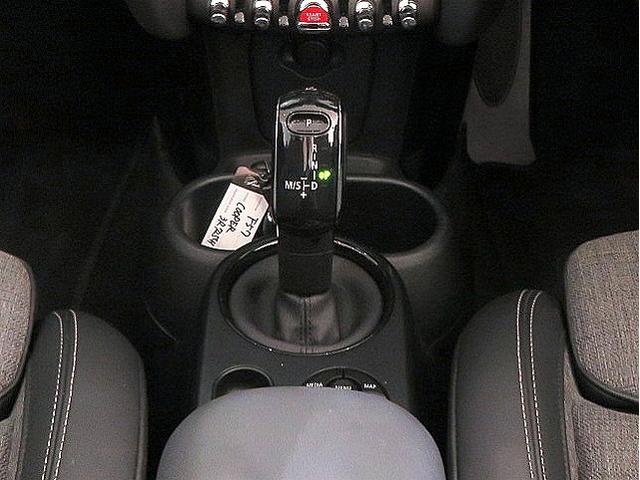 MINI クーパー コンバーチブル クラシック・トリム LEDヘッドライト 純正16アルミホイール コーナーセンサー コンフォートアクセス シートヒーター デジタルメーター バックカメラ ETC アクティブクルコン アップルカープレイ 電動パーキング(20枚目)