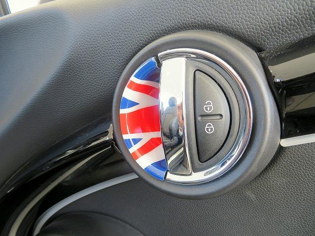 MINI クーパー コンバーチブル クラシック・トリム LEDヘッドライト 純正16アルミホイール コーナーセンサー コンフォートアクセス シートヒーター デジタルメーター バックカメラ ETC アクティブクルコン アップルカープレイ 電動パーキング(27枚目)