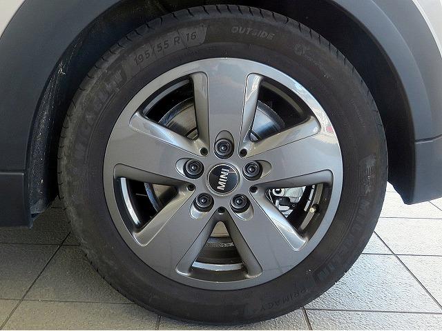 MINI クーパー コンバーチブル クラシック・トリム LEDヘッドライト 純正16アルミホイール コーナーセンサー コンフォートアクセス シートヒーター デジタルメーター バックカメラ ETC アクティブクルコン アップルカープレイ 電動パーキング(41枚目)