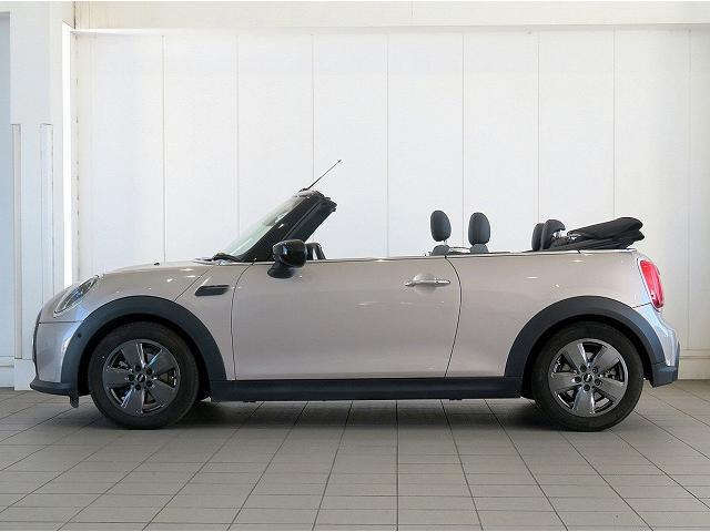 MINI クーパー コンバーチブル クラシック・トリム LEDヘッドライト 純正16アルミホイール コーナーセンサー コンフォートアクセス シートヒーター デジタルメーター バックカメラ ETC アクティブクルコン アップルカープレイ 電動パーキング(45枚目)