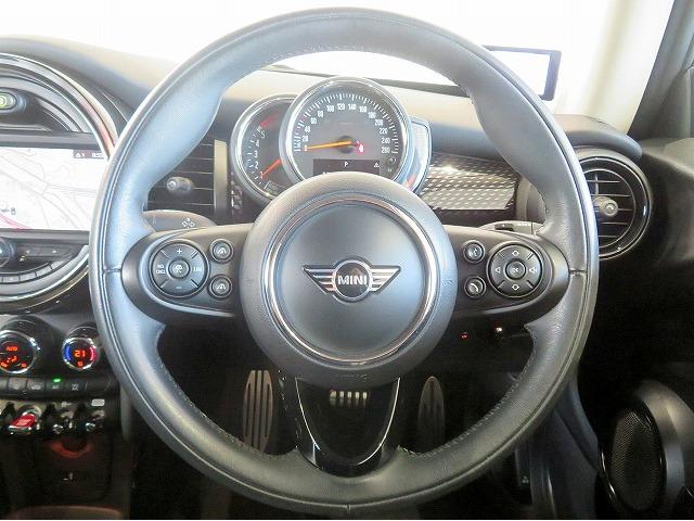 MINI クーパーSD カメラ&ペッパーPKG アディショナルヘッドライト LEDヘッドライト 純正17アルミホイール コーナーセンサー コンフォートアクセス 純正ナビ バックカメラ ETC アクティブクルーズコントロール(8枚目)