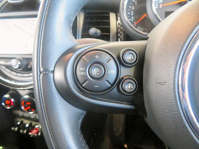 MINI クーパーSD カメラ&ペッパーPKG アディショナルヘッドライト LEDヘッドライト 純正17アルミホイール コーナーセンサー コンフォートアクセス 純正ナビ バックカメラ ETC アクティブクルーズコントロール(11枚目)