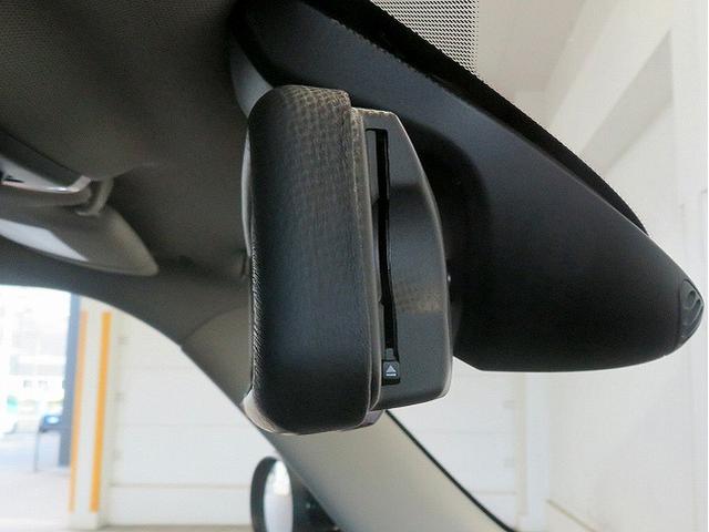 MINI クーパーSD カメラ&ペッパーPKG アディショナルヘッドライト LEDヘッドライト 純正17アルミホイール コーナーセンサー コンフォートアクセス 純正ナビ バックカメラ ETC アクティブクルーズコントロール(22枚目)