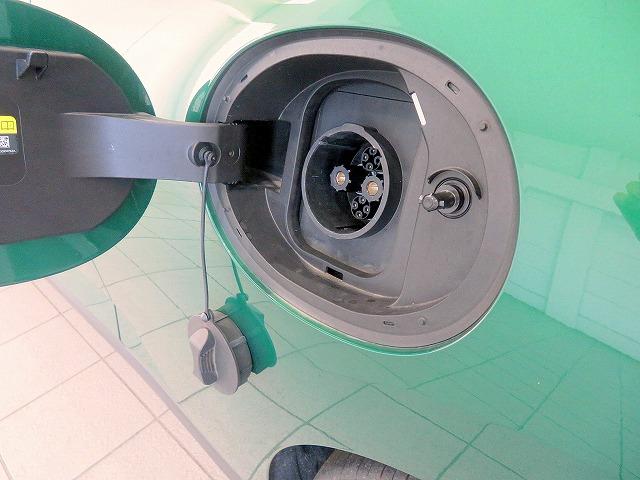 ＭＩＮＩ クーパーＳＥ　クラシック・トリム　ベスキン＆クロスコンビシート　シートヒーター　ステアリングヒーター　ヘッドアップディスプレイ　アクティブクルコン　レーンチェンジ＆ディパーチャーウォーニング　ＬＥＤヘッドライト　純正１７アルミホイール（31枚目）