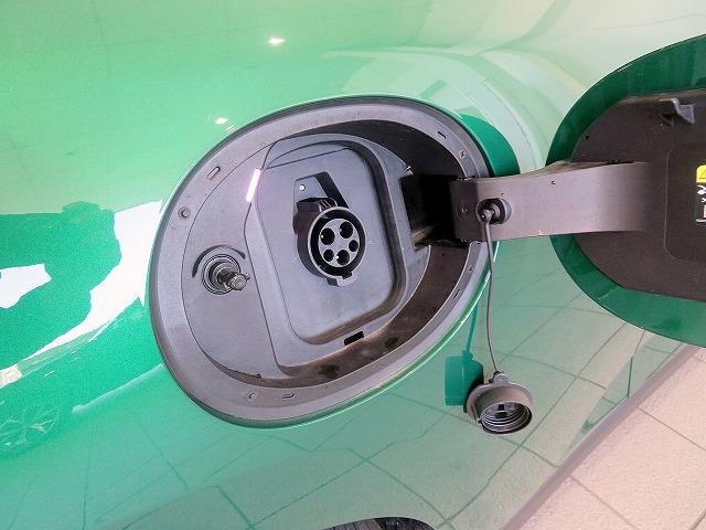 ＭＩＮＩ クーパーＳＥ　クラシック・トリム　ベスキン＆クロスコンビシート　シートヒーター　ステアリングヒーター　ヘッドアップディスプレイ　アクティブクルコン　レーンチェンジ＆ディパーチャーウォーニング　ＬＥＤヘッドライト　純正１７アルミホイール（32枚目）