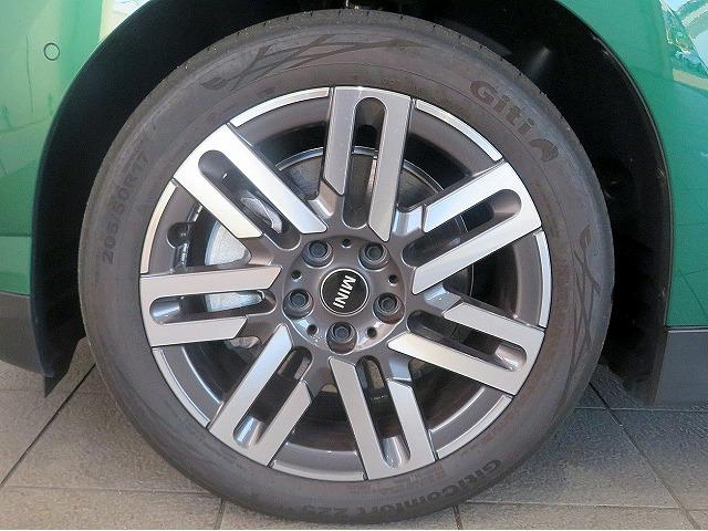 ＭＩＮＩ クーパーＳＥ　クラシック・トリム　ベスキン＆クロスコンビシート　シートヒーター　ステアリングヒーター　ヘッドアップディスプレイ　アクティブクルコン　レーンチェンジ＆ディパーチャーウォーニング　ＬＥＤヘッドライト　純正１７アルミホイール（36枚目）