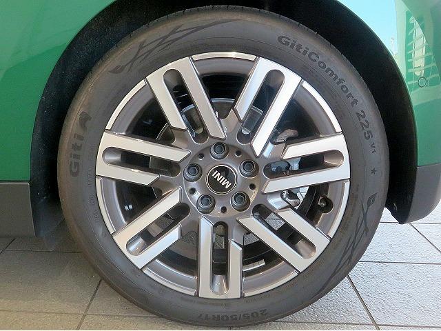 ＭＩＮＩ クーパーＳＥ　クラシック・トリム　ベスキン＆クロスコンビシート　シートヒーター　ステアリングヒーター　ヘッドアップディスプレイ　アクティブクルコン　レーンチェンジ＆ディパーチャーウォーニング　ＬＥＤヘッドライト　純正１７アルミホイール（37枚目）