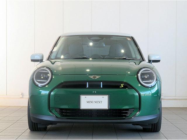 ＭＩＮＩ クーパーＳＥ　クラシック・トリム　ベスキン＆クロスコンビシート　シートヒーター　ステアリングヒーター　ヘッドアップディスプレイ　アクティブクルコン　レーンチェンジ＆ディパーチャーウォーニング　ＬＥＤヘッドライト　純正１７アルミホイール（39枚目）