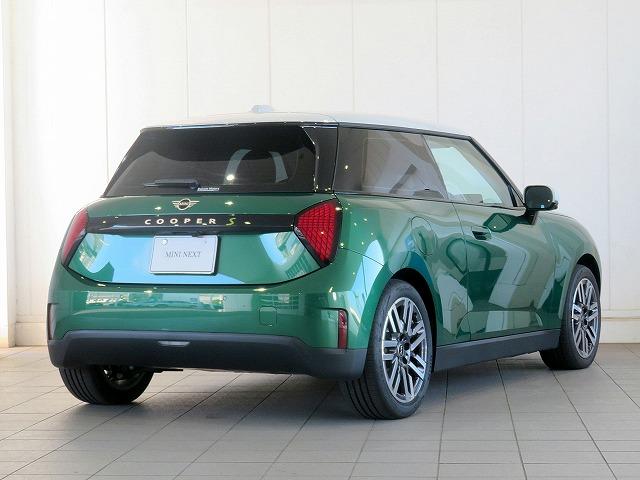 ＭＩＮＩ クーパーＳＥ　クラシック・トリム　ベスキン＆クロスコンビシート　シートヒーター　ステアリングヒーター　ヘッドアップディスプレイ　アクティブクルコン　レーンチェンジ＆ディパーチャーウォーニング　ＬＥＤヘッドライト　純正１７アルミホイール（43枚目）