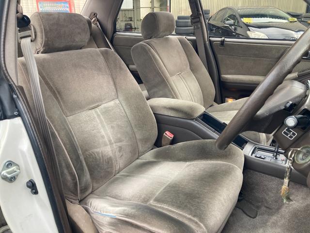 クラウン ロイヤルサルーン クルコン 純正15インチAW AT パワーシート 記録簿 タイベル交換済み(8枚目)