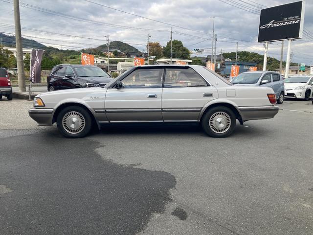 クラウン ロイヤルサルーン クルコン 純正15インチAW AT パワーシート 記録簿 タイベル交換済み(17枚目)