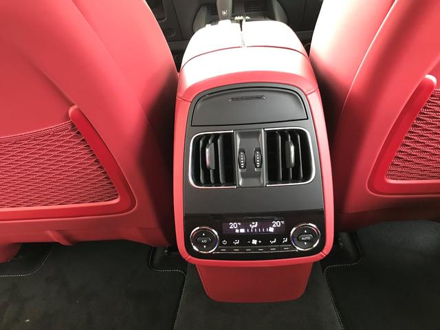 TROFEO V8ツインターボ 590馬力(8枚目)