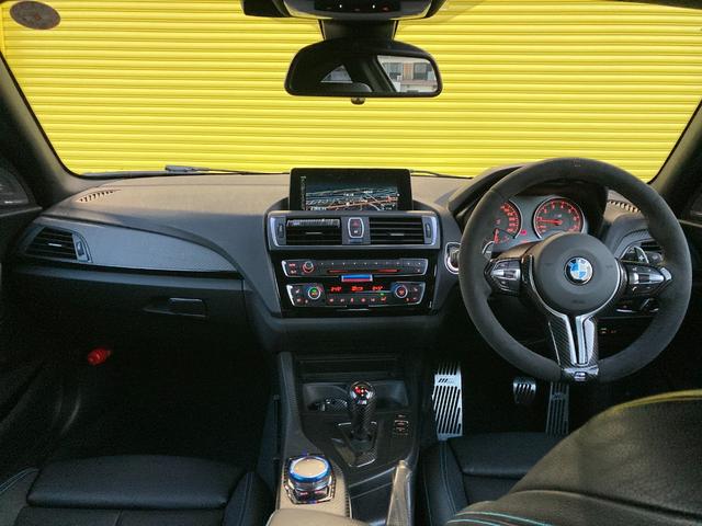 M2 ベースグレード ハーマンカードン F,S,Rカーボン調スポイラー 黒革シート バックカメラ 純正ナビ クルコン レーンアシスト HID アルカンターラステアリング シートヒーター M専用19インチアロイホイール(2枚目)