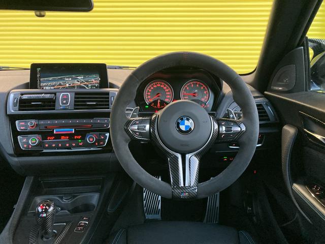 M2 ベースグレード ハーマンカードン F,S,Rカーボン調スポイラー 黒革シート バックカメラ 純正ナビ クルコン レーンアシスト HID アルカンターラステアリング シートヒーター M専用19インチアロイホイール(3枚目)