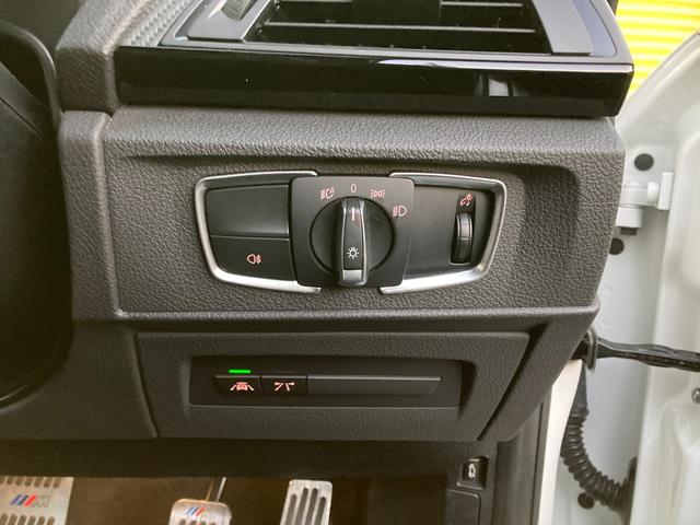 M2 ベースグレード ハーマンカードン F,S,Rカーボン調スポイラー 黒革シート バックカメラ 純正ナビ クルコン レーンアシスト HID アルカンターラステアリング シートヒーター M専用19インチアロイホイール(8枚目)