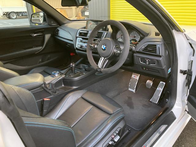 M2 ベースグレード ハーマンカードン F,S,Rカーボン調スポイラー 黒革シート バックカメラ 純正ナビ クルコン レーンアシスト HID アルカンターラステアリング シートヒーター M専用19インチアロイホイール(30枚目)