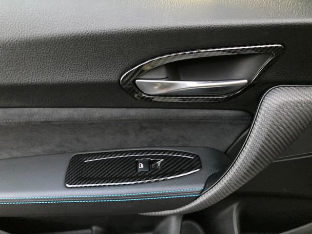 M2 ベースグレード ハーマンカードン F,S,Rカーボン調スポイラー 黒革シート バックカメラ 純正ナビ クルコン レーンアシスト HID アルカンターラステアリング シートヒーター M専用19インチアロイホイール(41枚目)