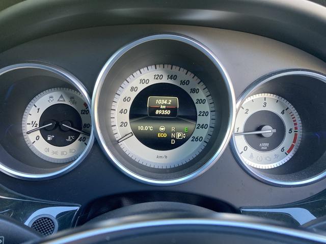 ＣＬＳクラス シューティングブレーク ＣＬＳ２２０ＡＭＧラインブルーテックシューティングＢ　ＥＴＣ　バックカメラ　ナビ　ＴＶ　キーレスゴー　前後ソナー　ＡＣＣ　純正１９インチＡＷ　純正ＬＥＤヘッドライト　パワーシート　黒革シート　スマートキー　全席シートヒーター　エアサス　電動リアゲート（8枚目）